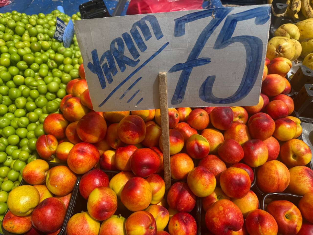 Konya pazarlarında etiket şaşkınlığı! Çoğu yarım yarım satılıyor 10